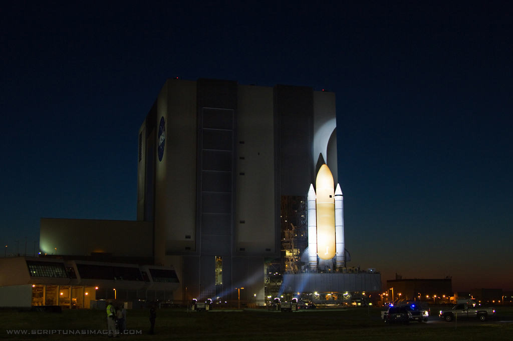 space-shuttle-discovery-rollout-sunset-vab blog «
