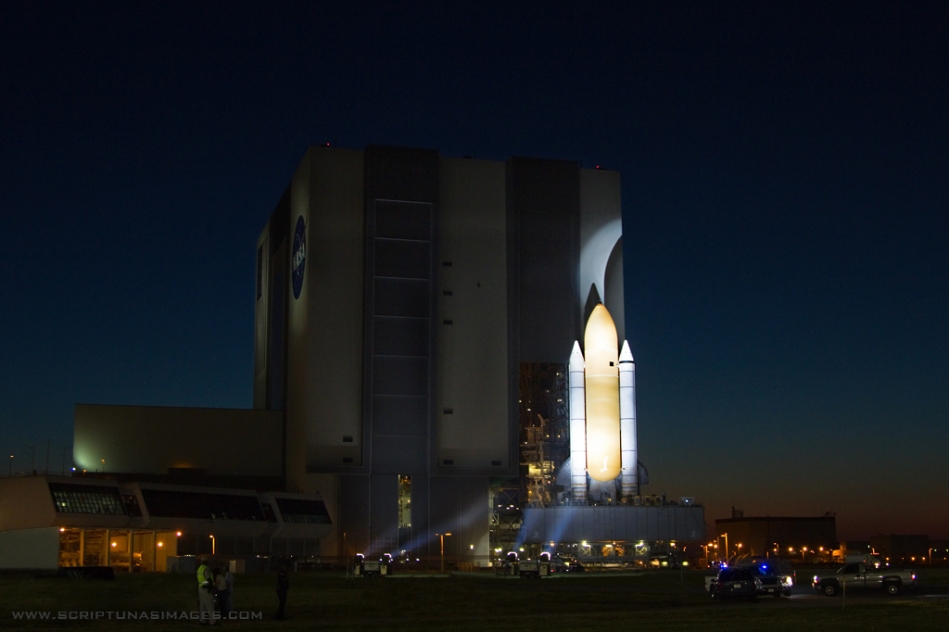 space-shuttle-discovery-rollout-sunset-vab blog